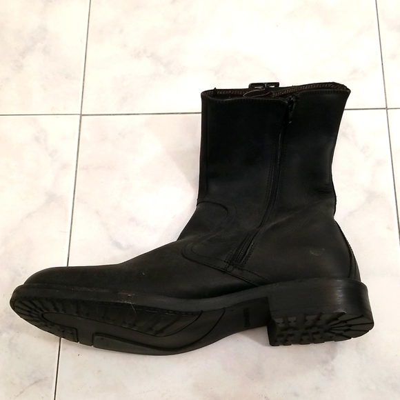 Men's Banana Republic Boots - Picture 2 of 9